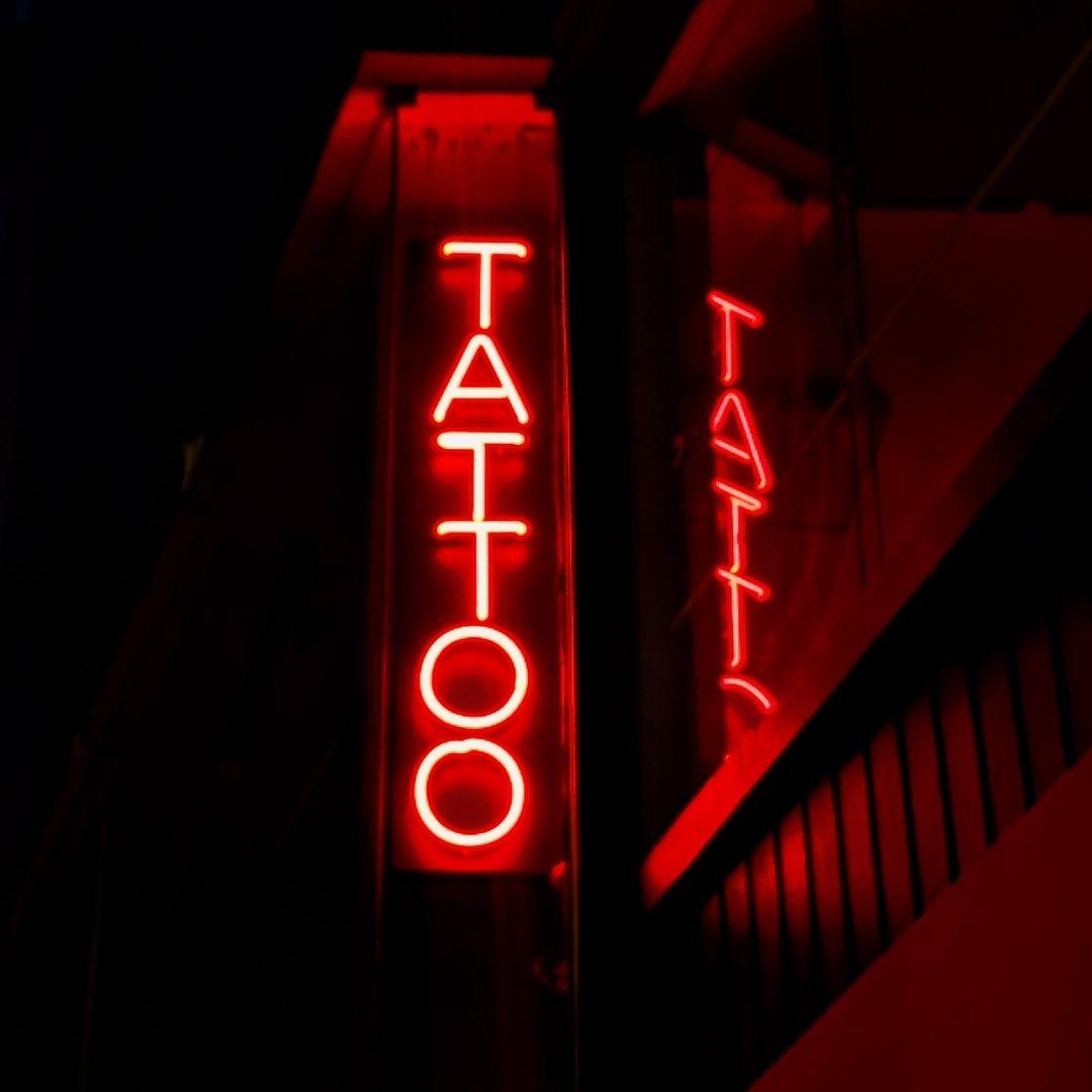 Wie man die Arbeit eines Tattoo-Studio-Managers vereinfacht: Automatisierung und CRM